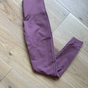 Set Active High Waisted Sporty  Leggings in Burgundy Never Worn